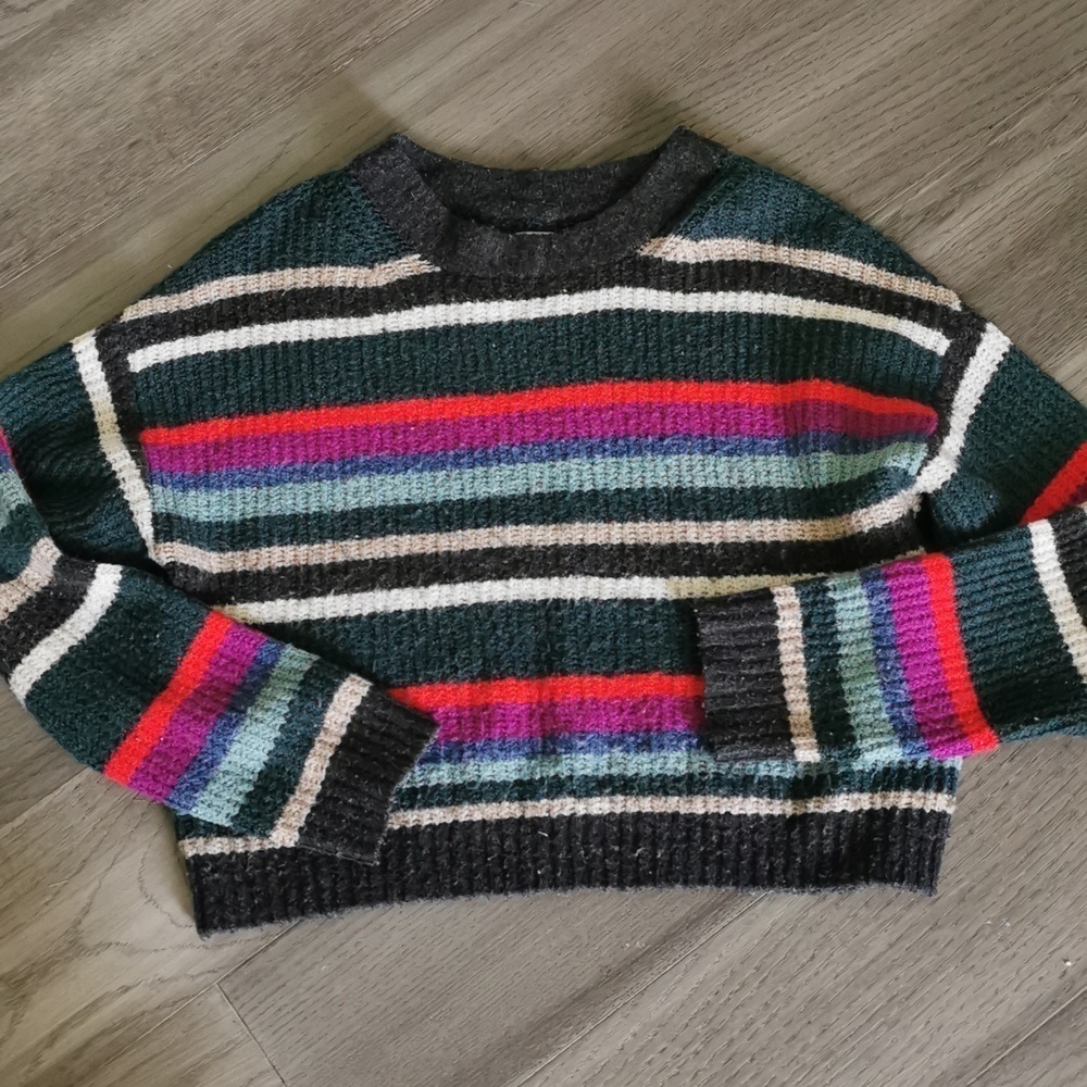 American Eagle women's striped crop sweater. Size XS. EUC